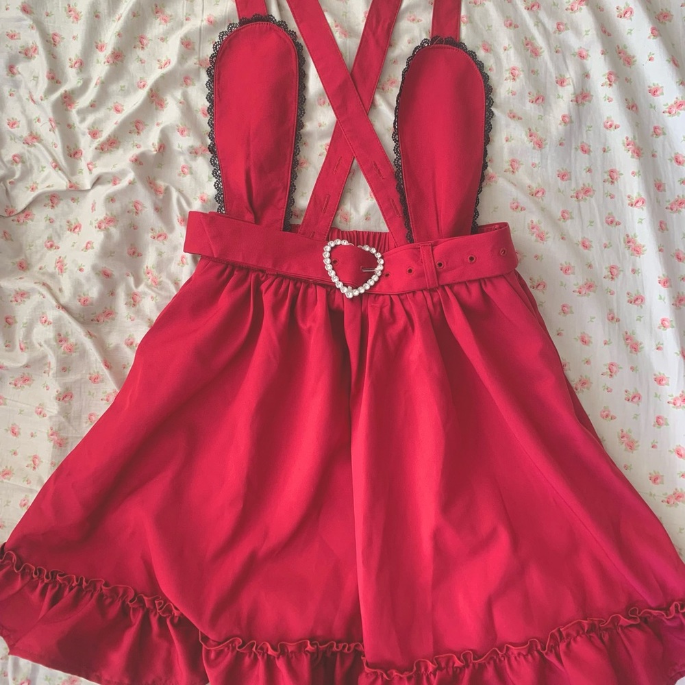 Dear My Love red suspended skirt